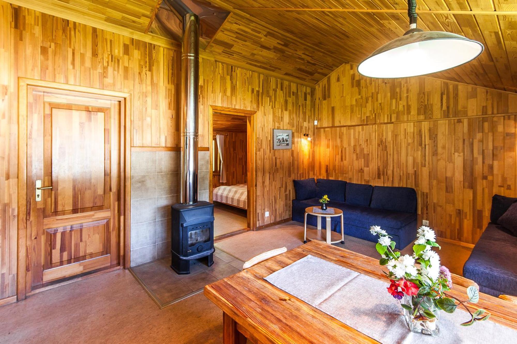 Laucu Akmens Hotel Skulte  Room photo