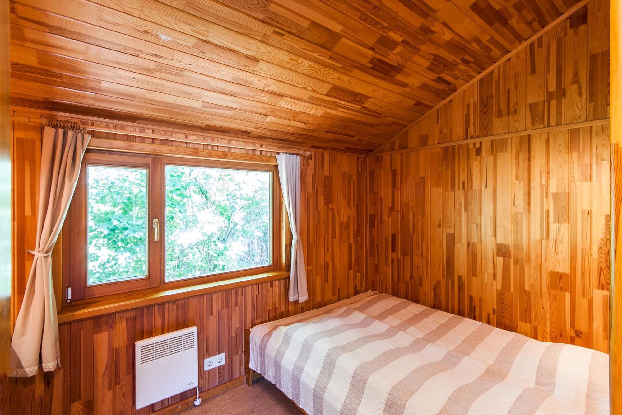 Laucu Akmens Hotel Skulte  Room photo